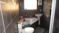 Bathroom 1 - 11 square meters of property in Anzac