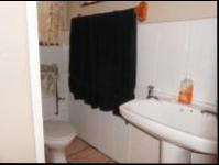 Bathroom 2 - 5 square meters of property in Westville 