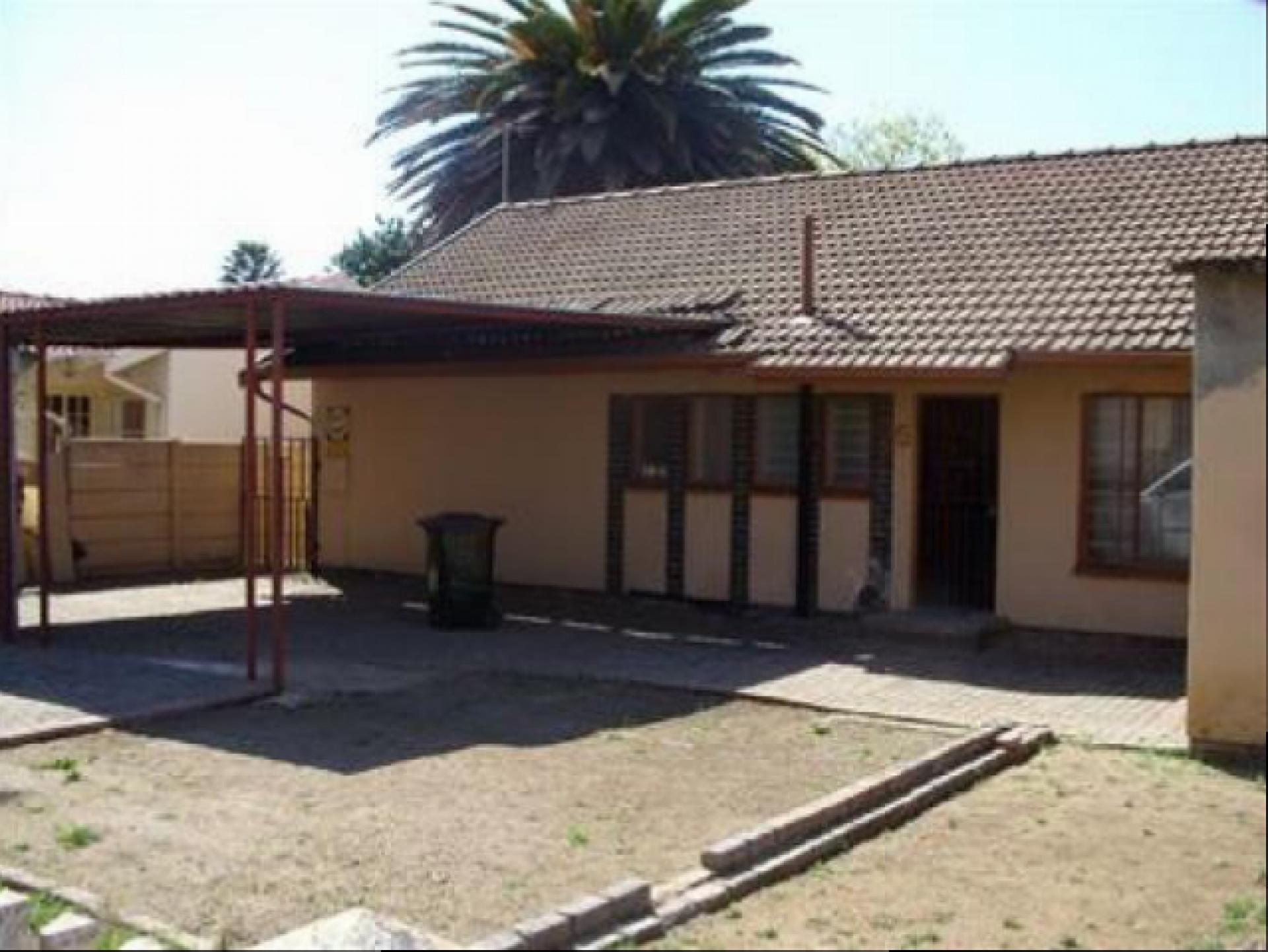 Front View of property in Roodepoort