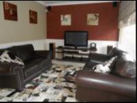 TV Room - 22 square meters of property in Aston Manor