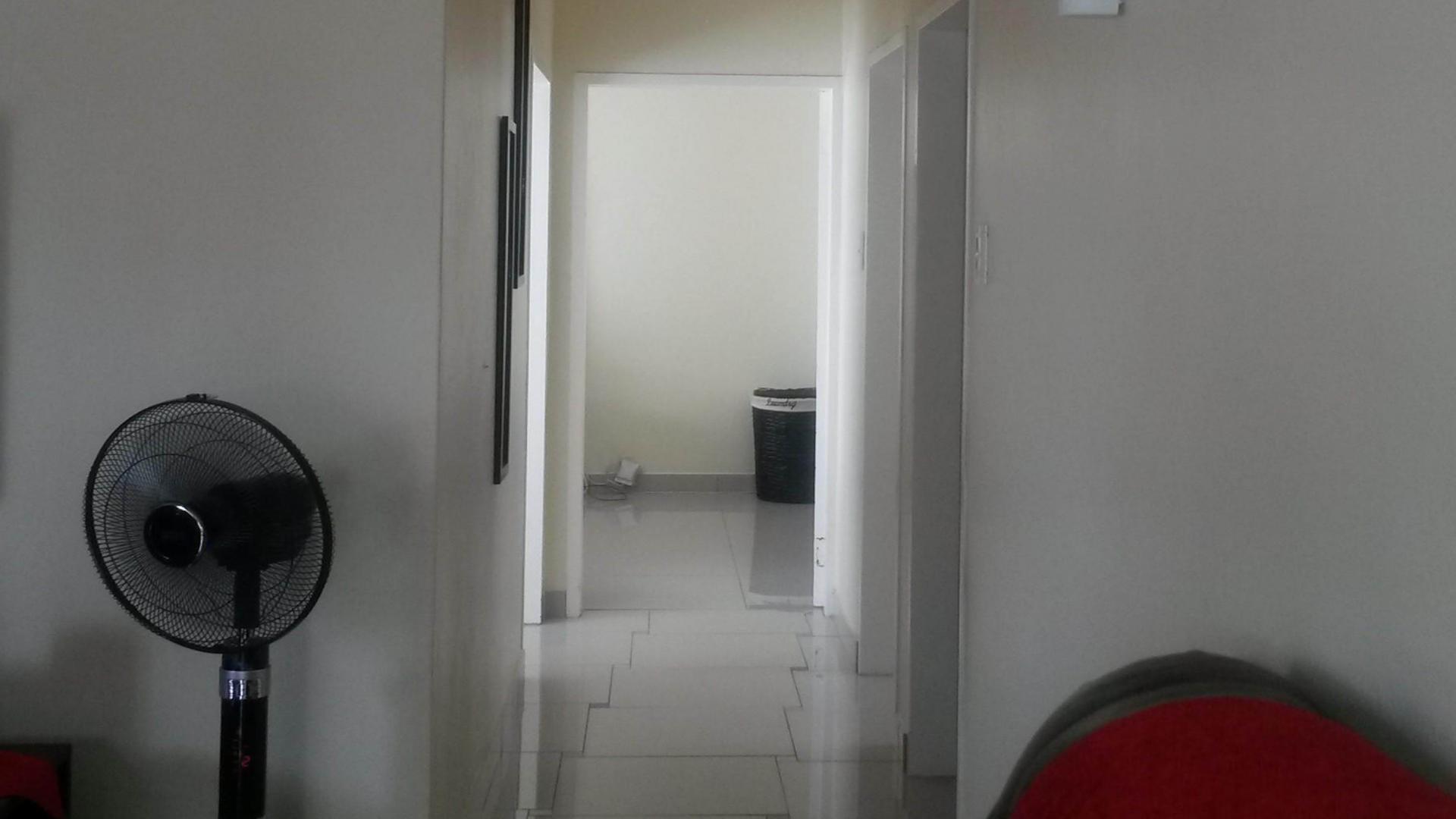 Spaces - 6 square meters of property in Die Heuwel