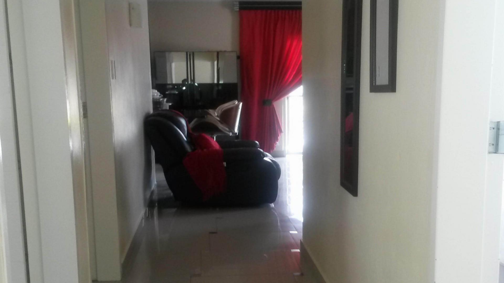 Spaces - 6 square meters of property in Die Heuwel