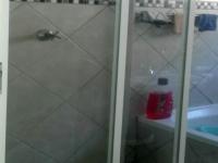 Bathroom 1 - 6 square meters of property in Die Heuwel