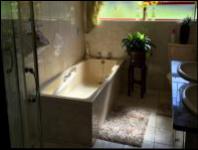 Main Bathroom - 9 square meters of property in Dana Bay
