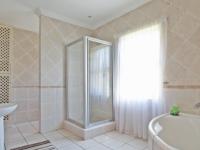 Bathroom 2 of property in Silver Lakes Golf Estate