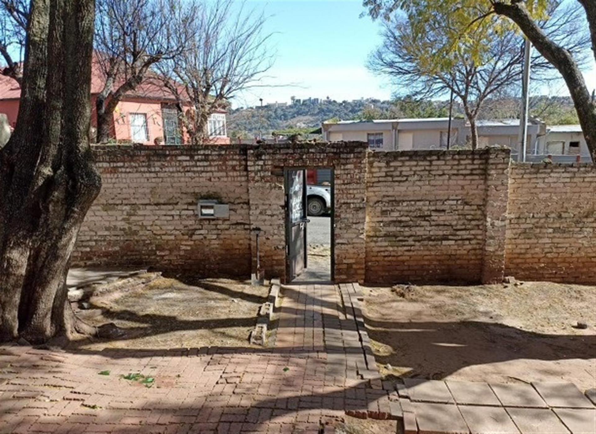 Front View of property in Troyeville