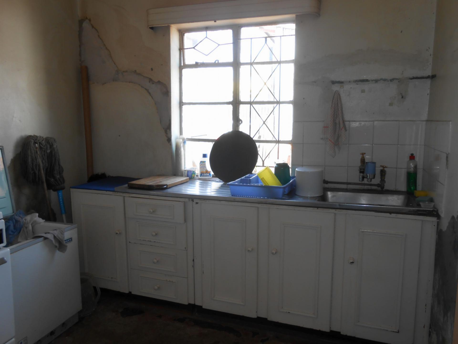 Kitchen - 32 square meters of property in Primrose