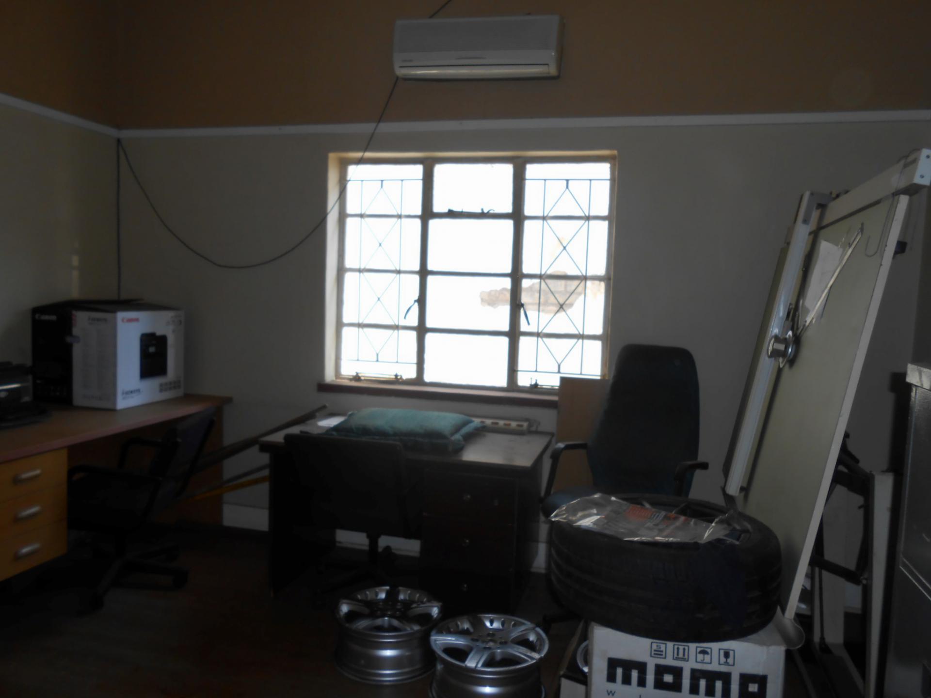 Bed Room 1 - 19 square meters of property in Primrose