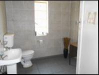 Bathroom 1 - 5 square meters of property in Primrose