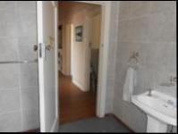 Bathroom 1 - 5 square meters of property in Primrose