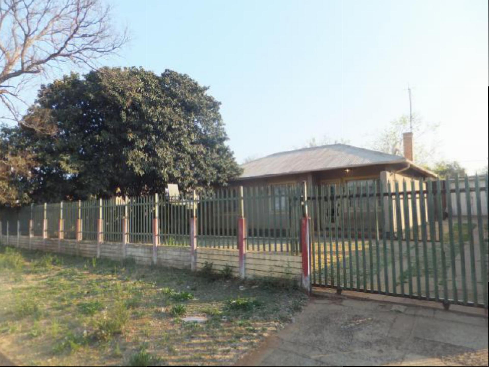 Front View of property in Vanderbijlpark