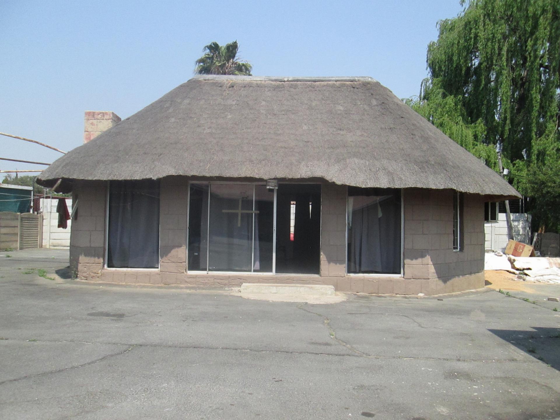 Entertainment - 61 square meters of property in Kempton Park