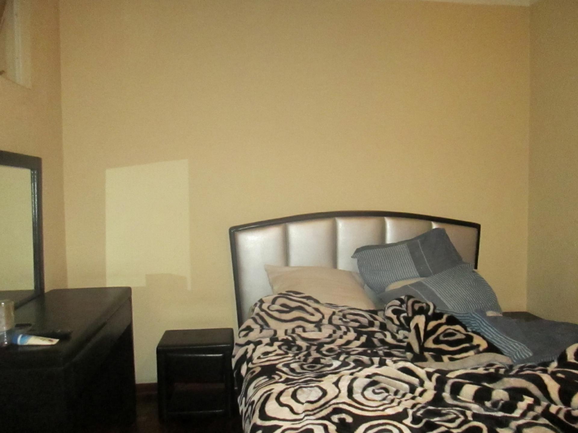 Bed Room 1 - 19 square meters of property in Kempton Park