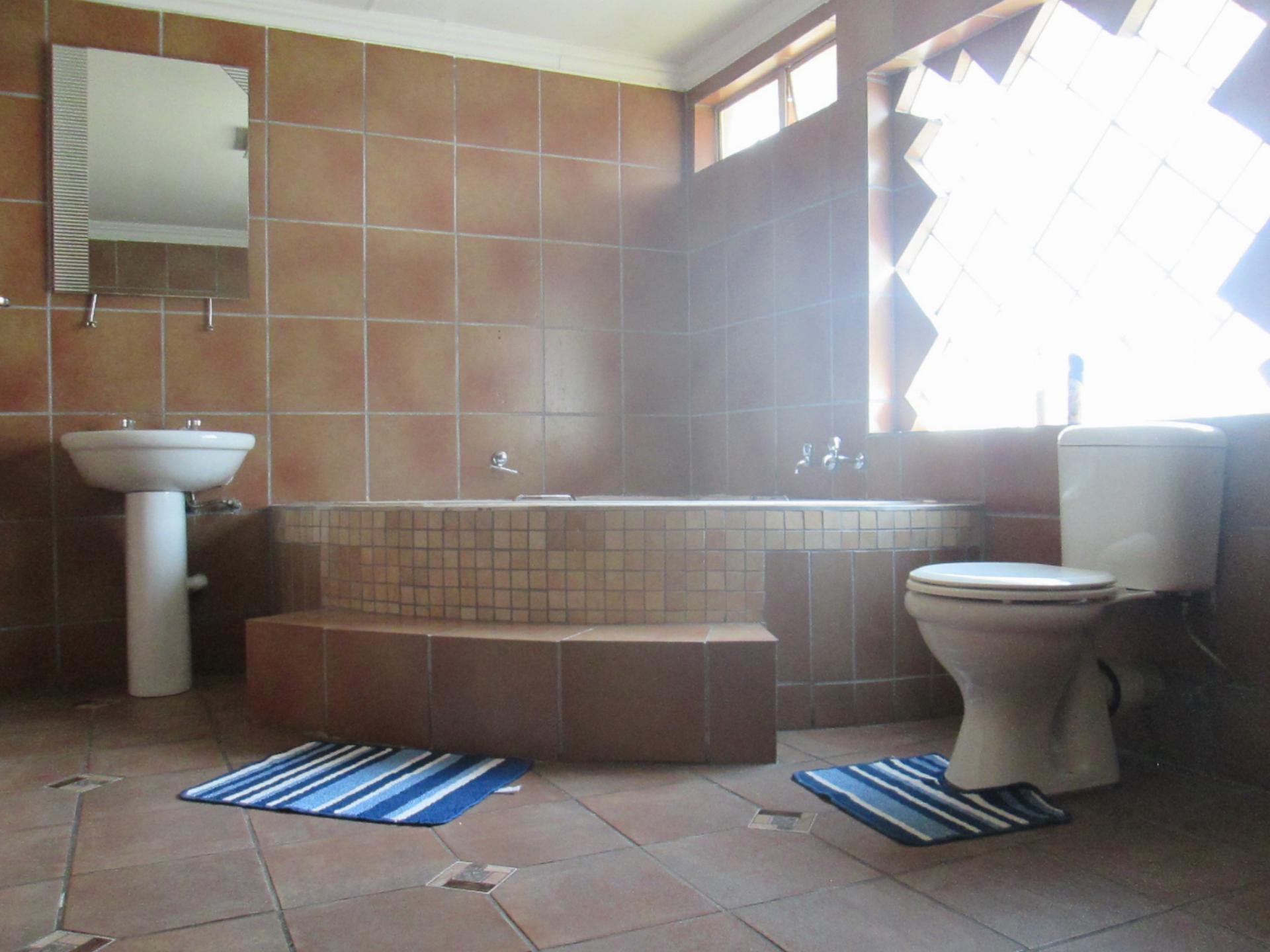 Bathroom 1 - 10 square meters of property in Kempton Park
