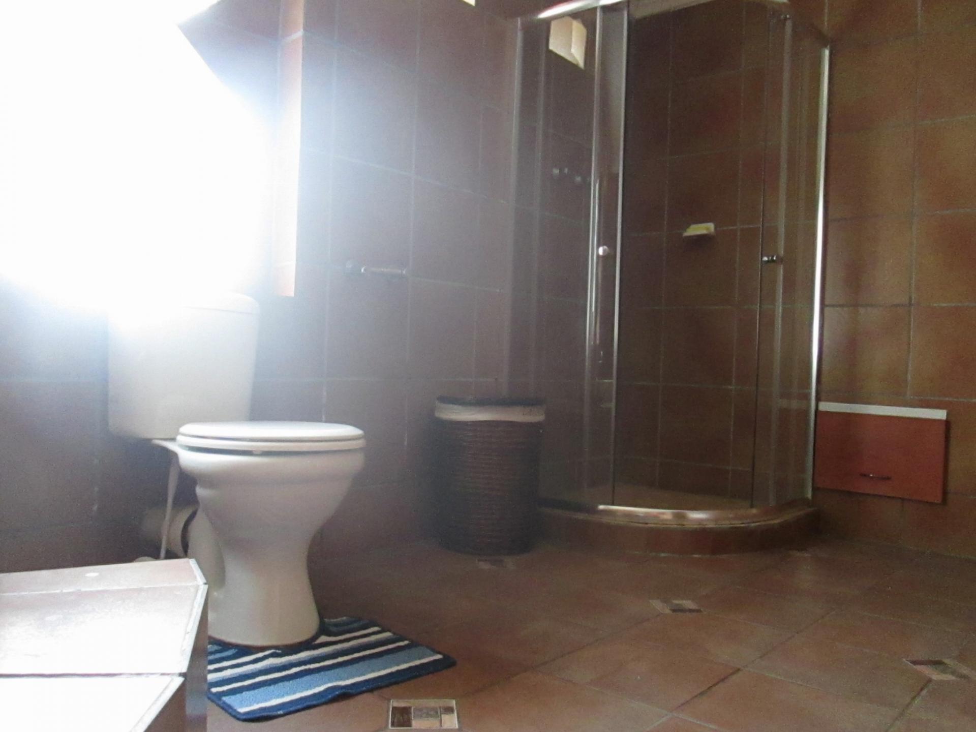 Bathroom 1 - 10 square meters of property in Kempton Park