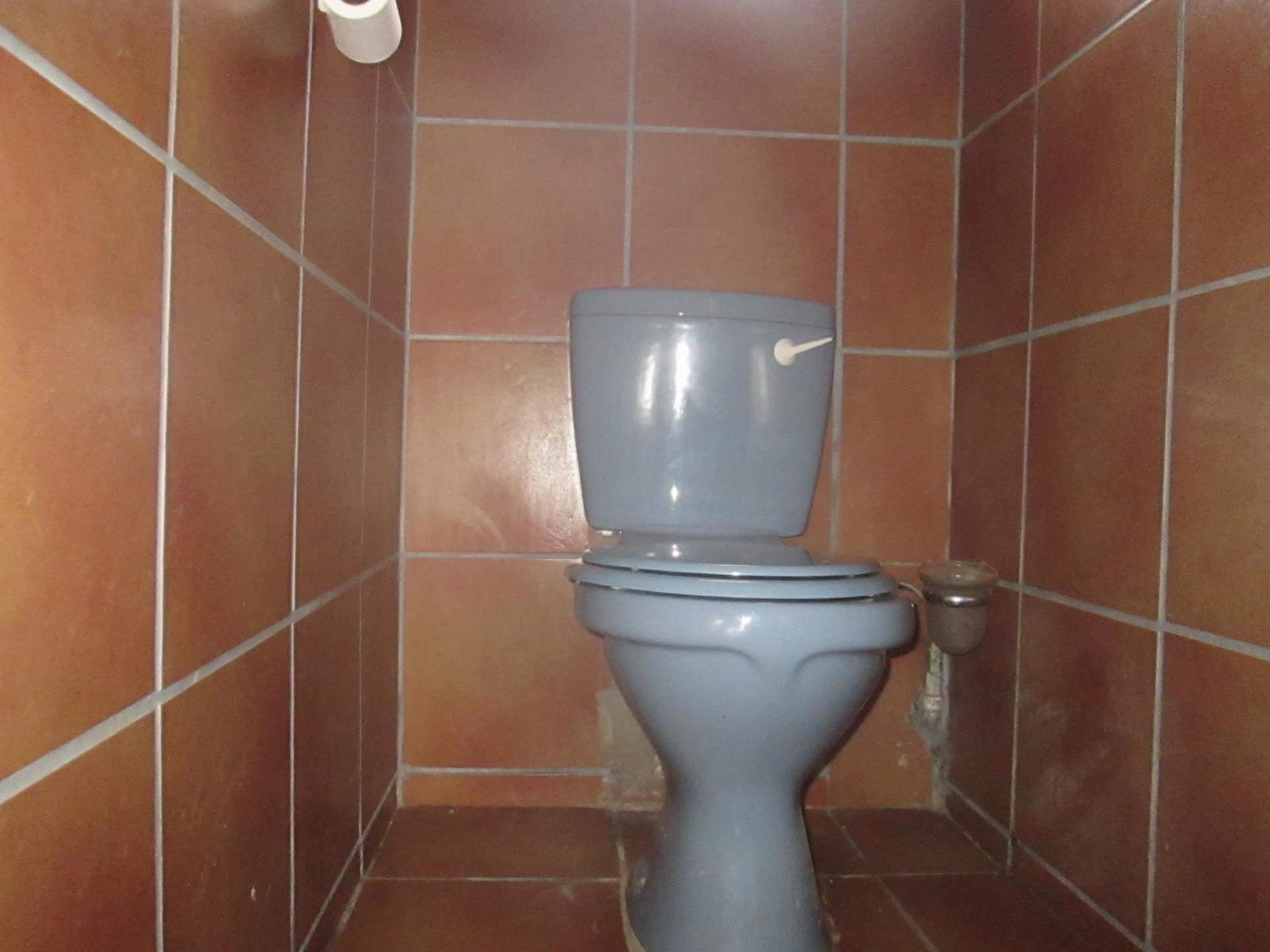 Bathroom 2 - 8 square meters of property in Kempton Park