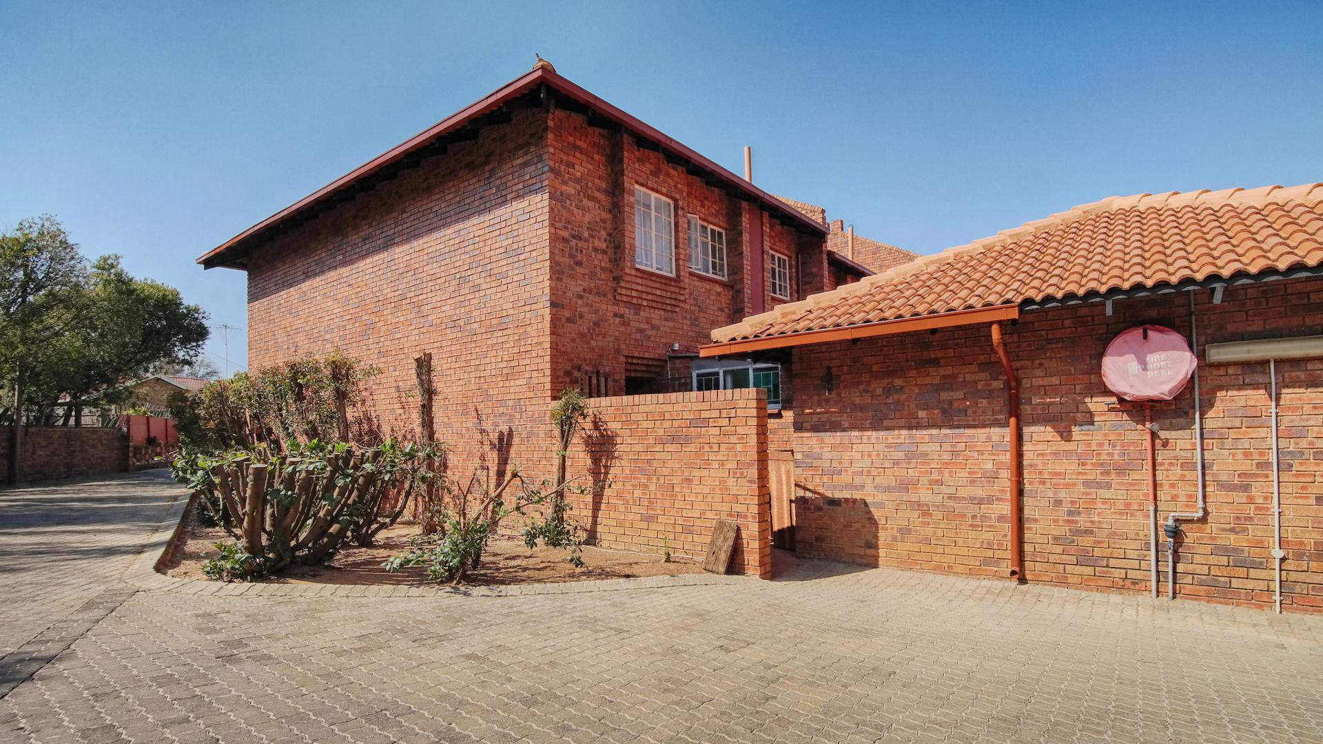 Front View of property in Garsfontein