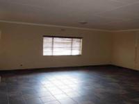 Lounges - 64 square meters of property in Emalahleni (Witbank) 
