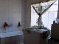 Main Bathroom - 6 square meters of property in Tasbetpark