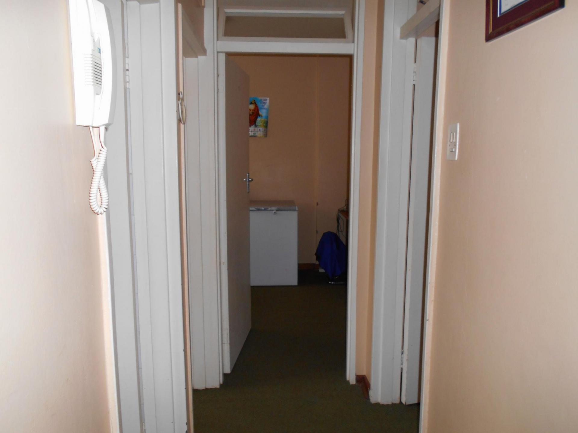 Spaces - 18 square meters of property in Springfield - DBN