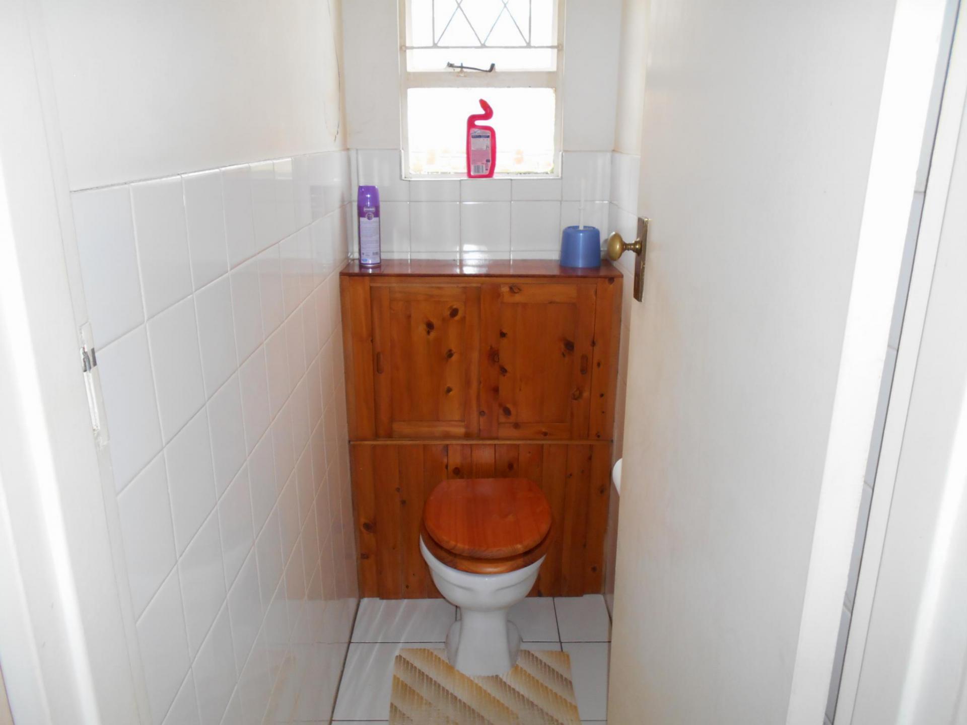 Main Bathroom - 13 square meters of property in Springfield - DBN