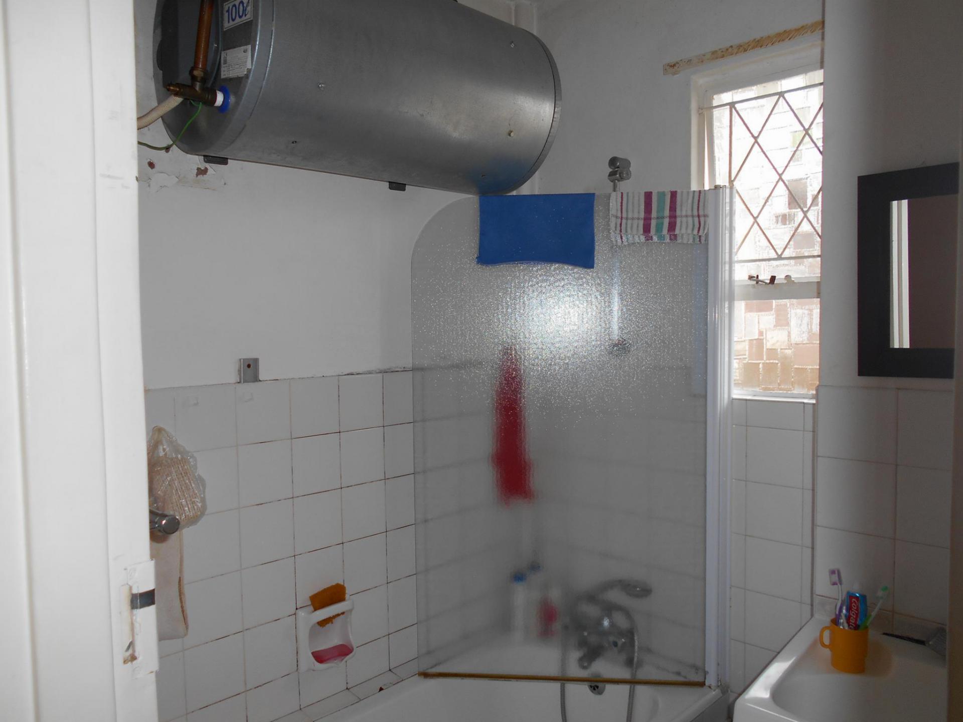 Main Bathroom - 13 square meters of property in Springfield - DBN