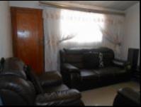 Lounges - 14 square meters of property in Lenasia