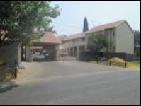Front View of property in Glen Marais
