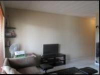 Lounges - 19 square meters of property in Glen Marais
