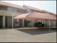 Front View of property in Glen Marais