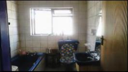 Bathroom 1 - 8 square meters of property in New Eastridge