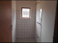 Main Bathroom - 43 square meters of property in Redcliffe