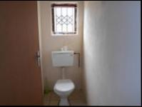 Main Bathroom - 43 square meters of property in Redcliffe
