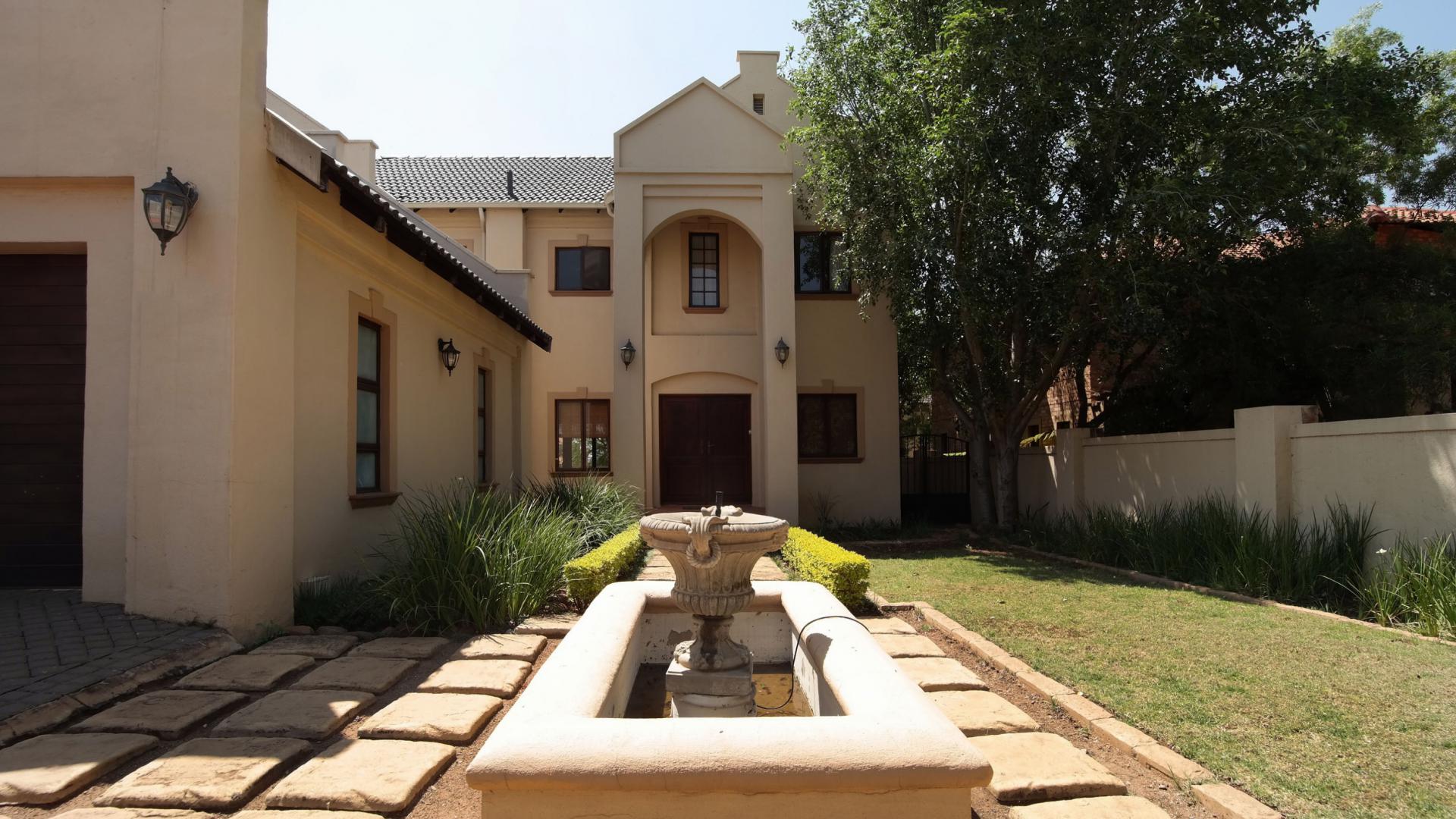 Front View of property in Willow Acres Estate