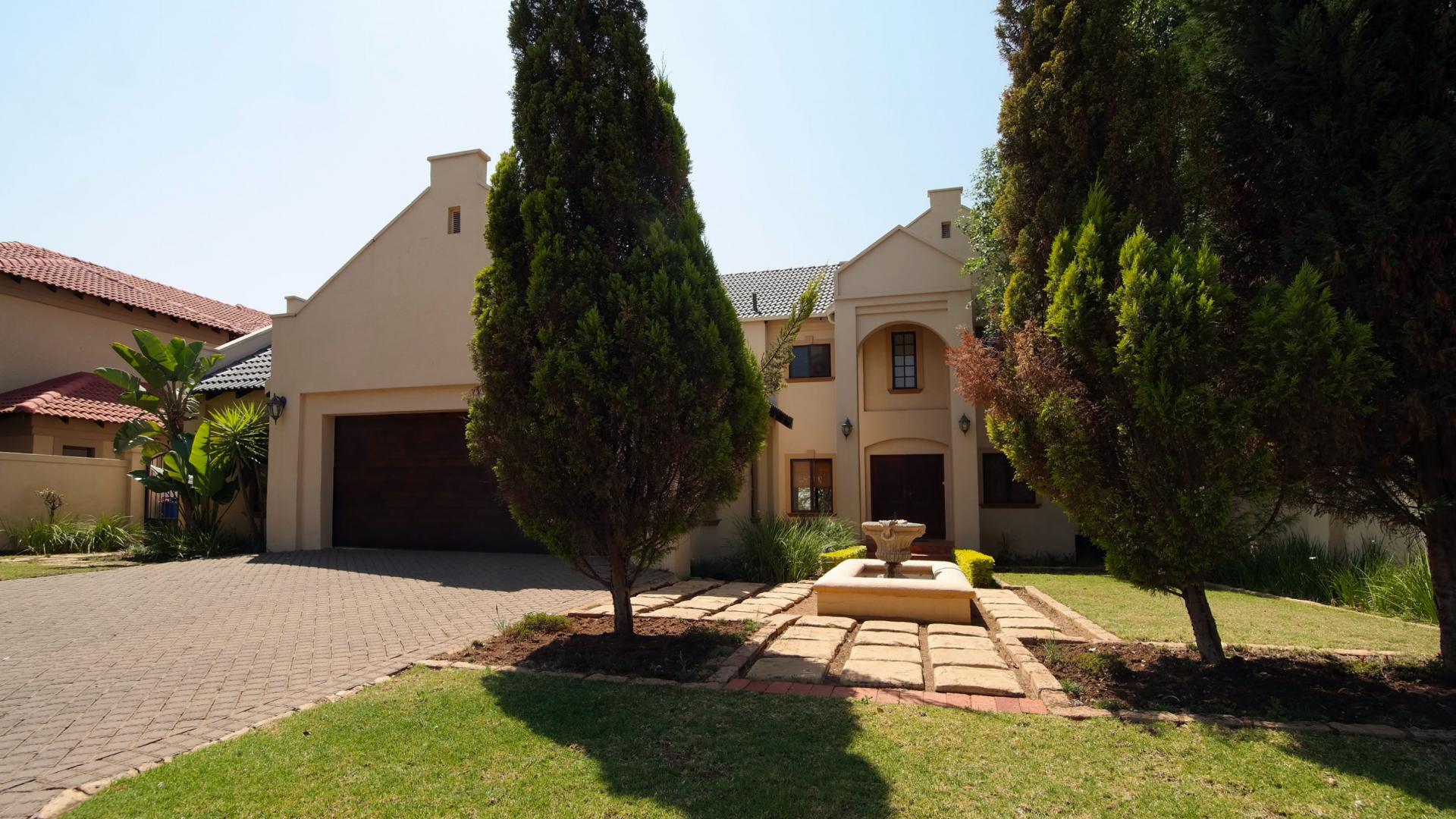 Front View of property in Willow Acres Estate