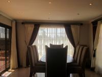 Dining Room - 22 square meters of property in Sunward park