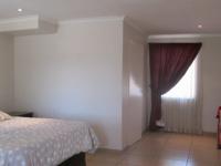 Main Bedroom - 40 square meters of property in Sunward park