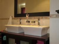 Main Bathroom - 15 square meters of property in Sunward park