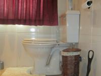 Main Bathroom - 15 square meters of property in Sunward park