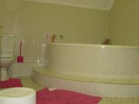 Bathroom 2 - 10 square meters of property in Sunward park