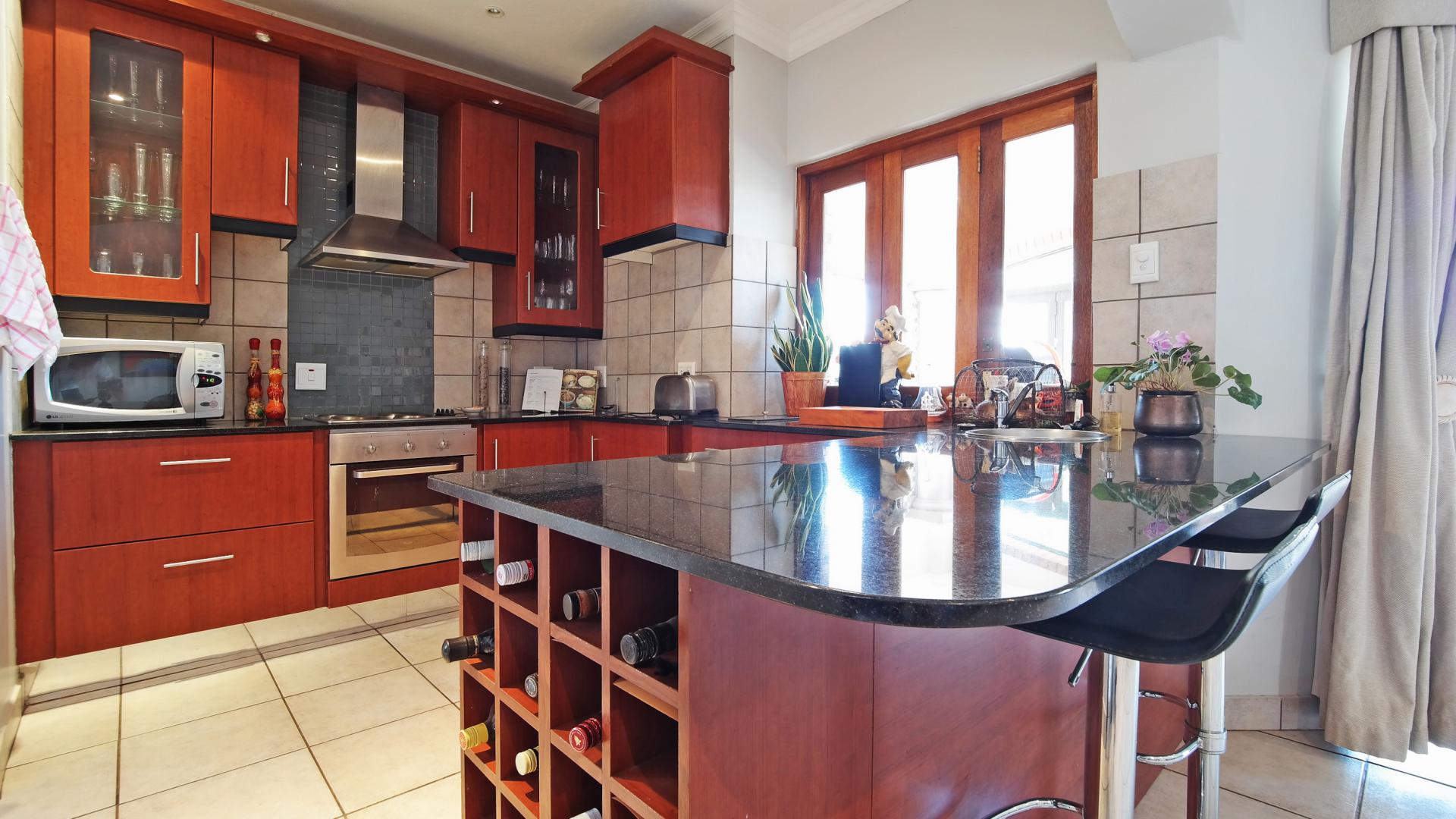 Kitchen - 9 square meters of property in The Wilds Estate