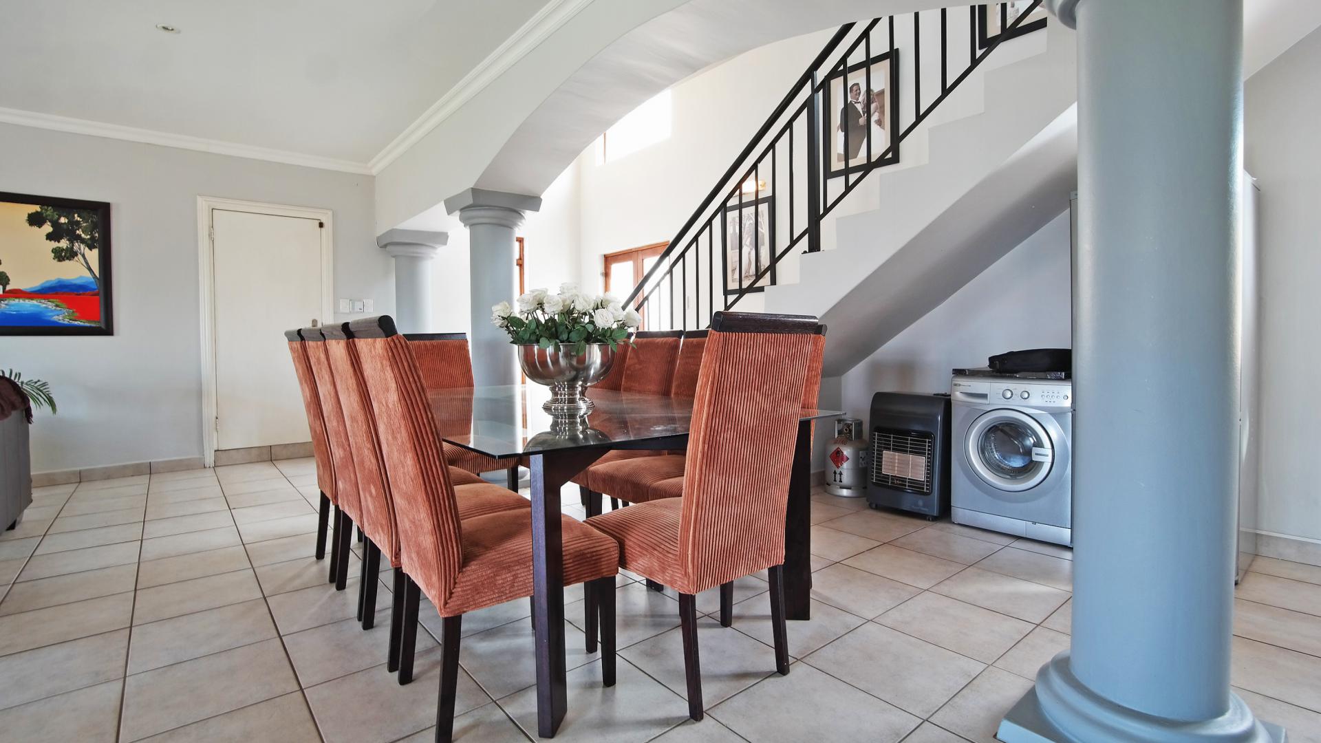 Dining Room - 31 square meters of property in The Wilds Estate