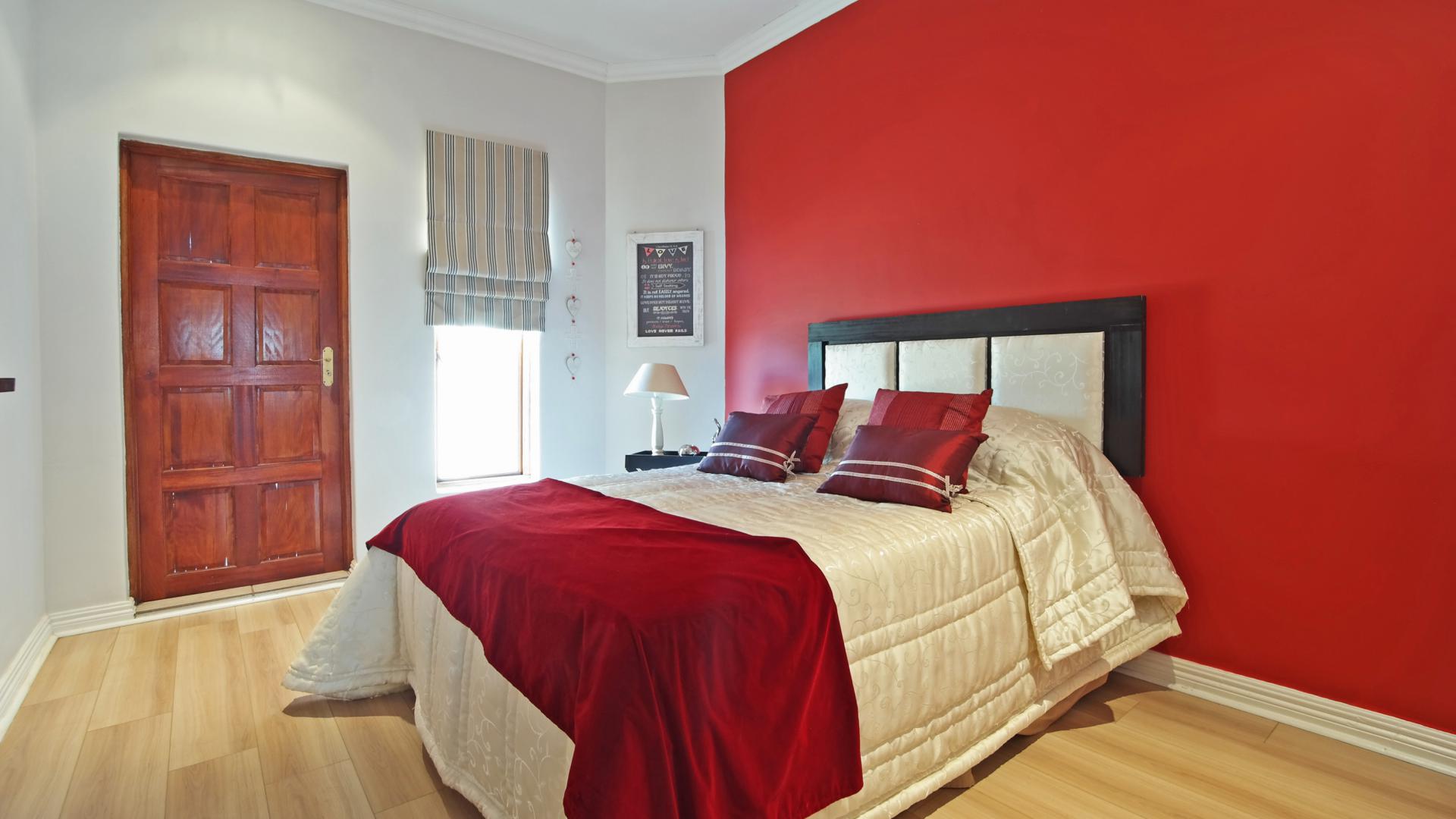 Bed Room 2 - 17 square meters of property in The Wilds Estate