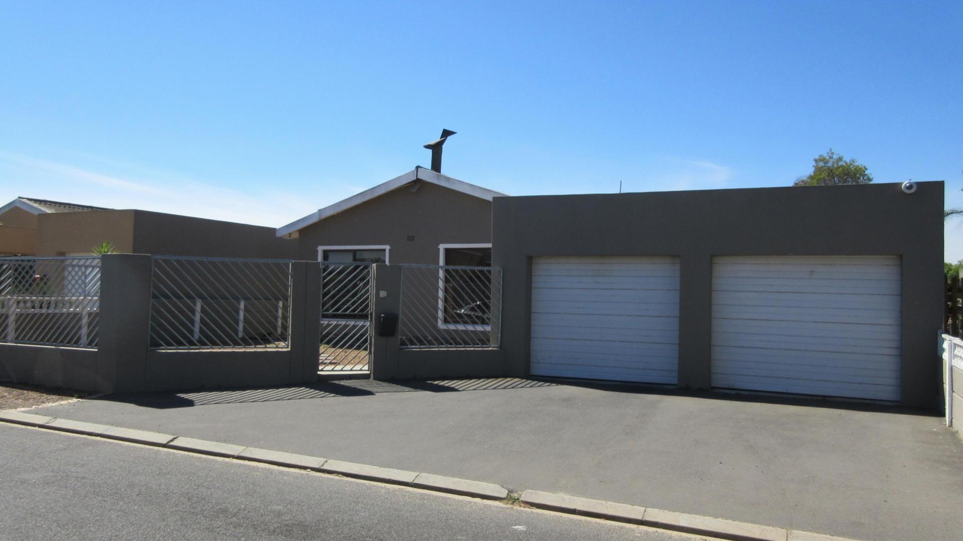 Front View of property in Windsor Park - CPT