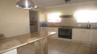 Kitchen - 14 square meters of property in Rangeview