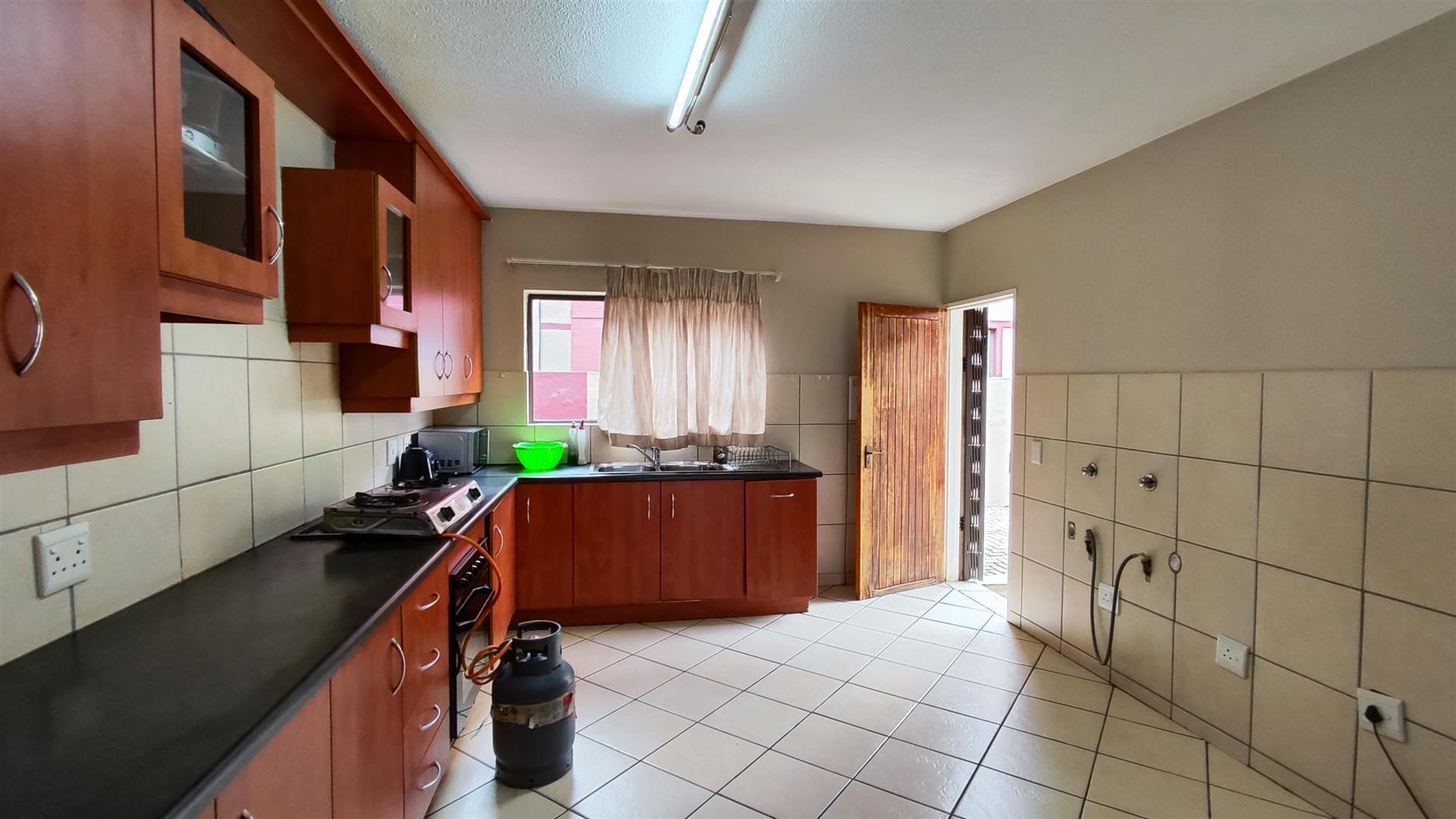 Kitchen - 17 square meters of property in Newmarket Park