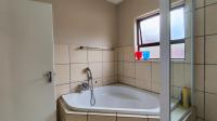 Bathroom 1 - 7 square meters of property in Newmarket Park