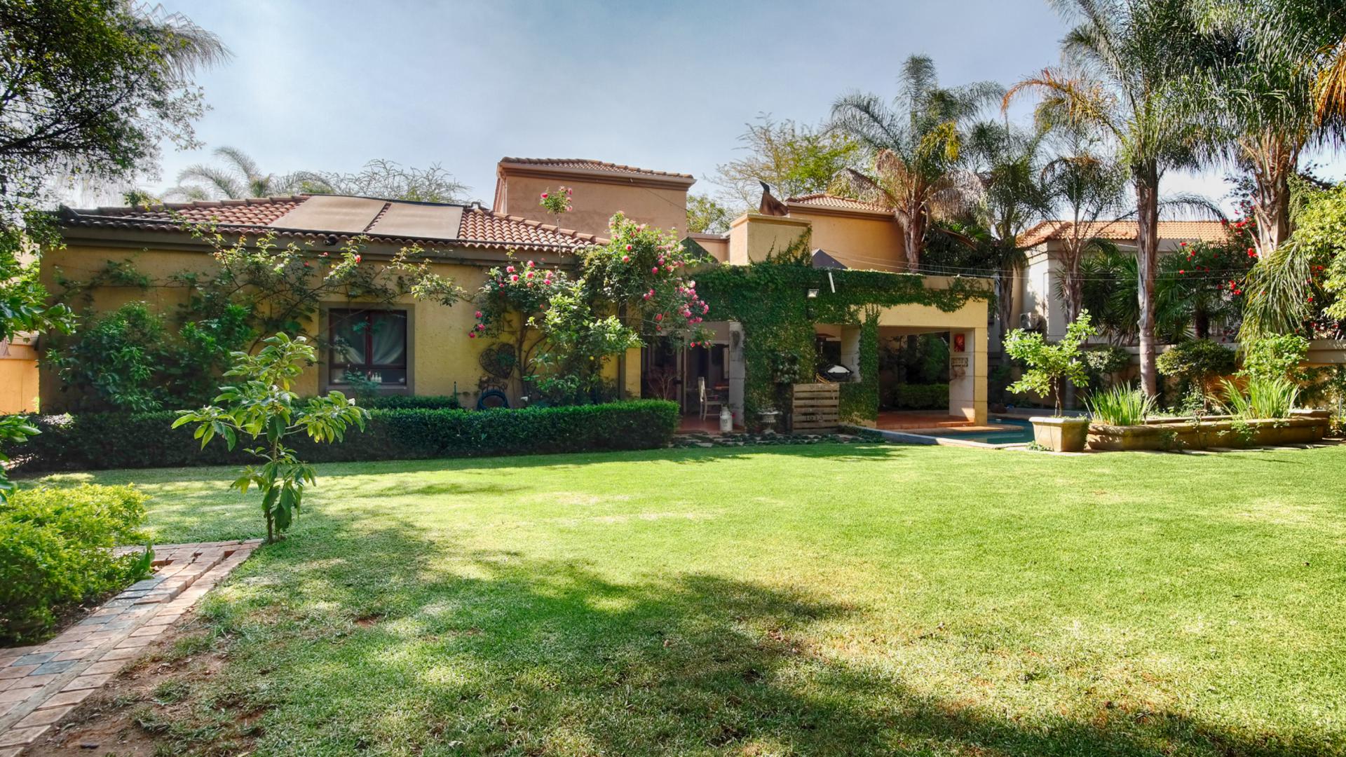 4 Bedroom House for Sale For Sale in Silver Lakes Golf Estate