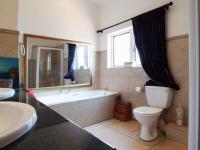 Bathroom 1 - 10 square meters of property in Silver Lakes Golf Estate