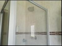 Bathroom 1 of property in Parkdene (JHB)